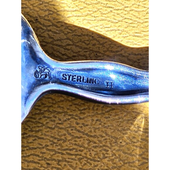 WHITING "LILY OF THE VALLEY " STERLING SILVER 6" TEASPOON NO MONOG. V - Picture 4 of 6